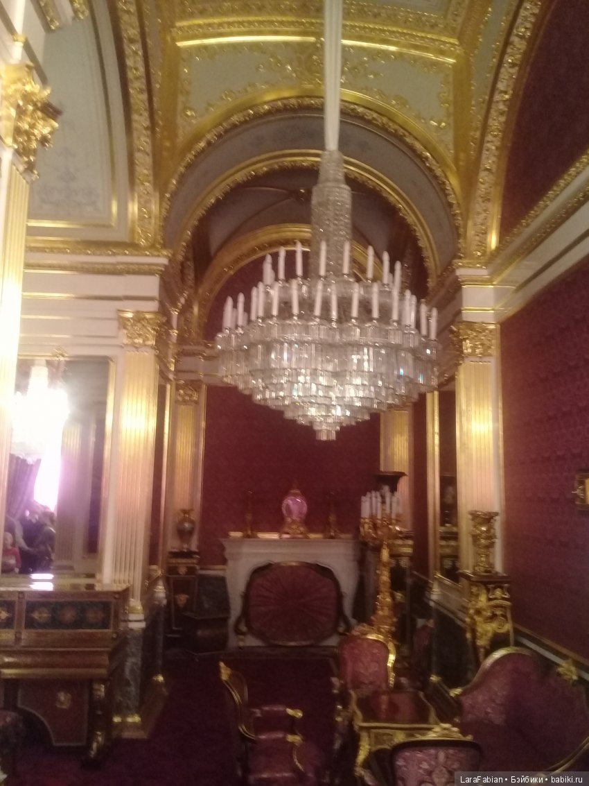 Шотландская гостья изучает столицу часть 4