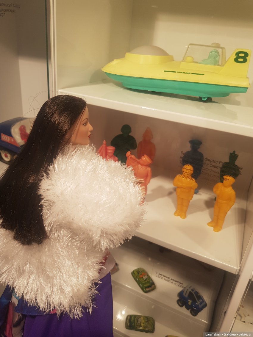 Новогодняя Москва. Рания и Тереза в ЦДМ