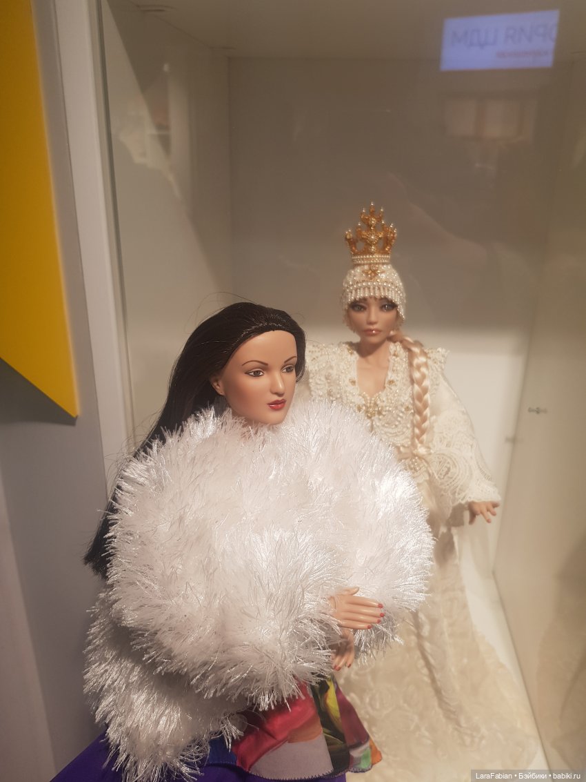 Новогодняя Москва. Рания и Тереза в ЦДМ