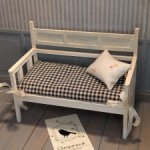 Миниатюрный диванчик в стиле кантри/прованс