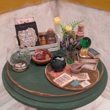 Миниатюрная композиция "Стол мага-травника"