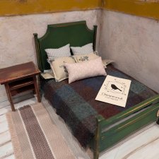 Кровать зеленая винтажная