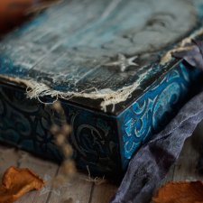 Как малыши коробочку открывали