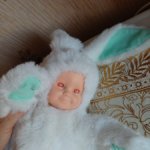 Малыш в костюме зайки