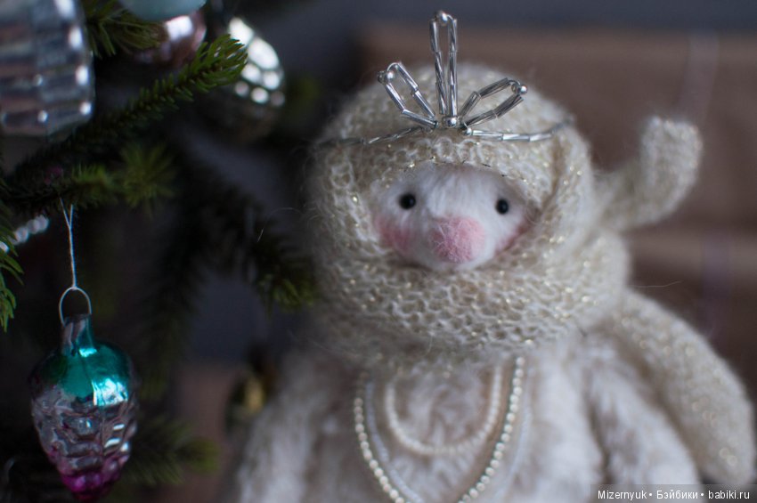 Бабулечка-Снегурочка поздравляет с наступающим Новым 2018 годом (фото 5)