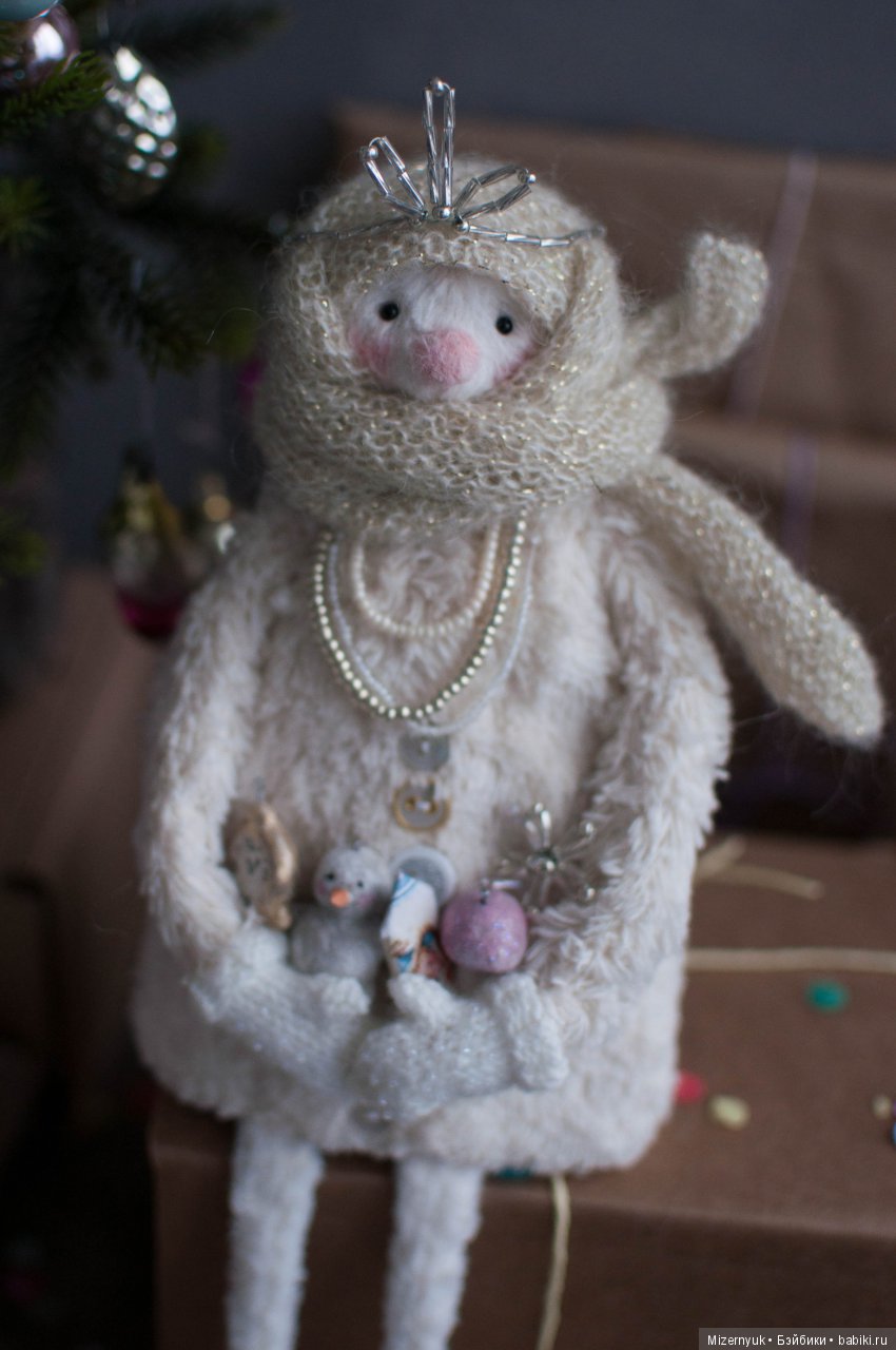 Бабулечка-Снегурочка поздравляет с наступающим Новым 2018 годом (фото 2)