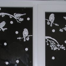 Скоро, скоро Новый год: о праздничном украшении окон