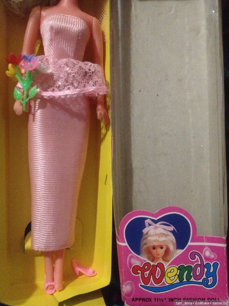 и её красивое платье, как когда-то мне казалось)))