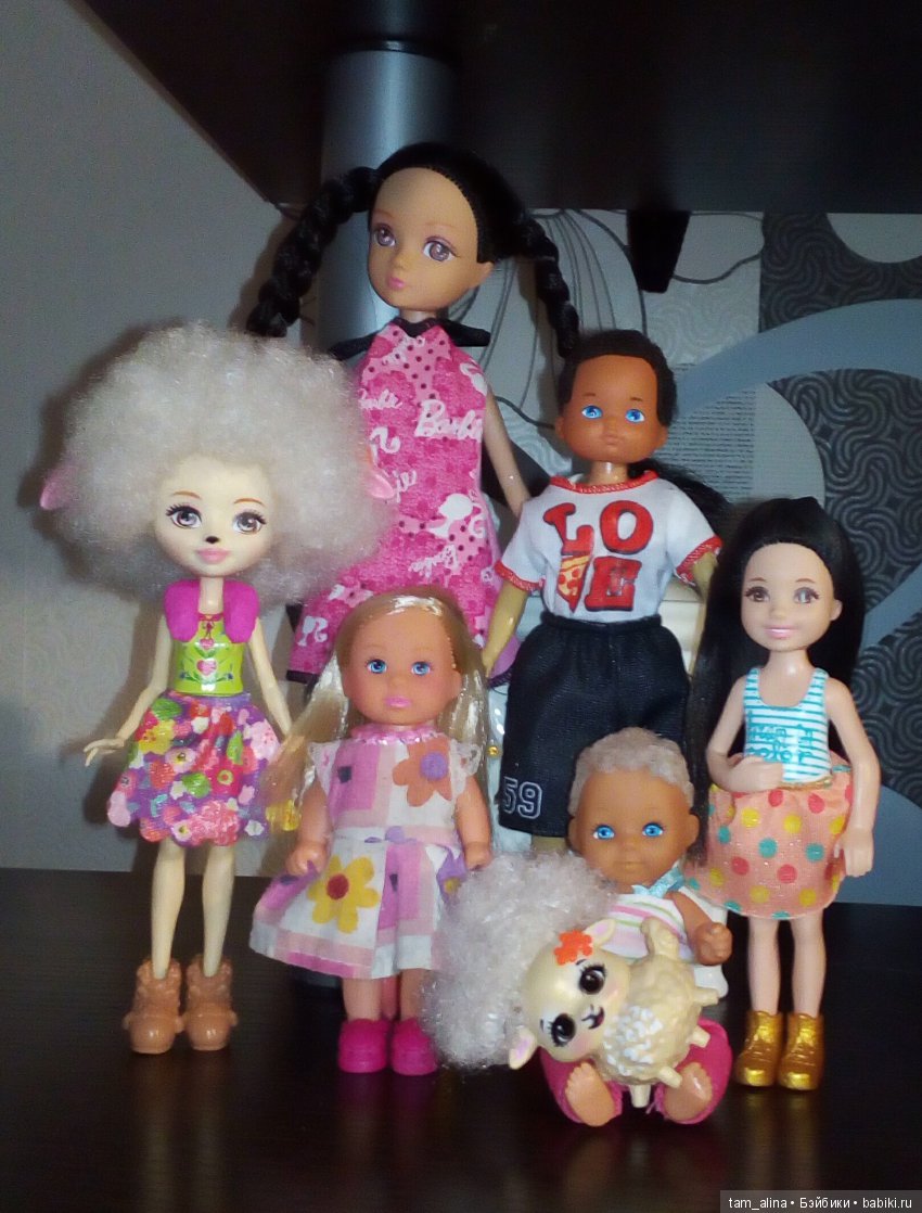 Другим деткам, живущим у меня, тоже приглянулась наша новенькая