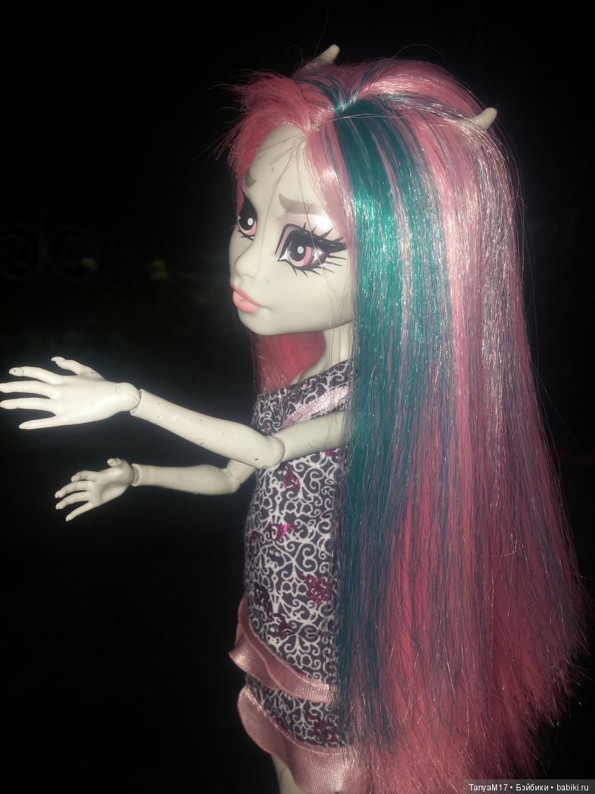 Грустная горгулья. Потому что, есть из-за чего грустить(