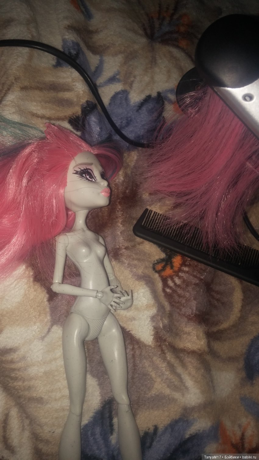 Грустная горгулья. Потому что, есть из-за чего грустить(