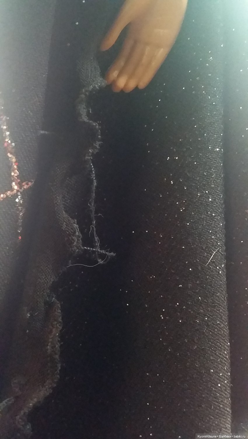 Мисс вселенная с зелено-венерианскими глазами