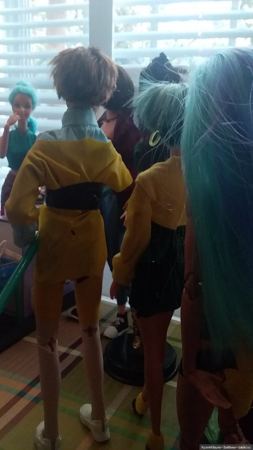 Мисс вселенная с зелено-венерианскими глазами