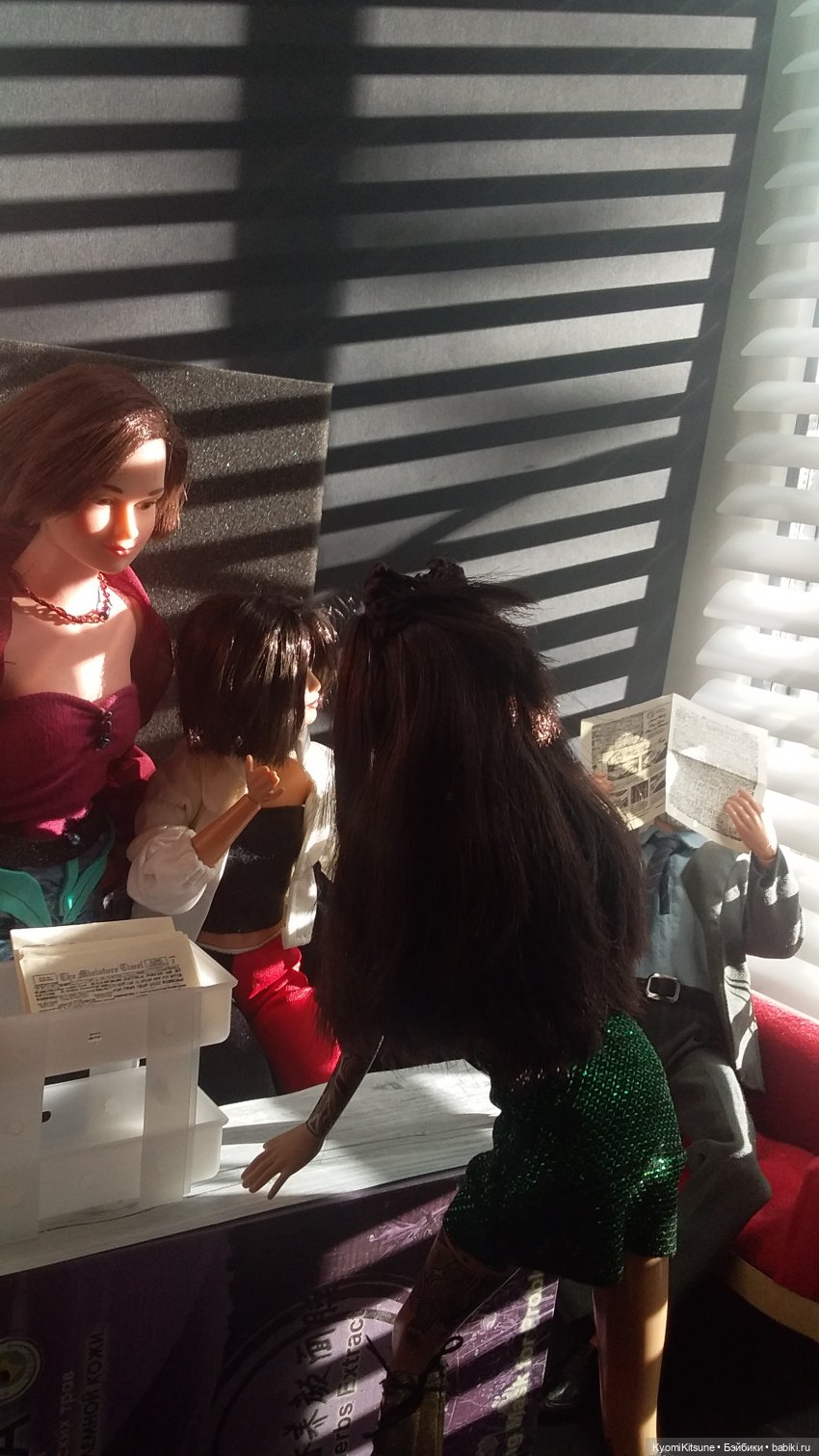 Мисс вселенная с зелено-венерианскими глазами