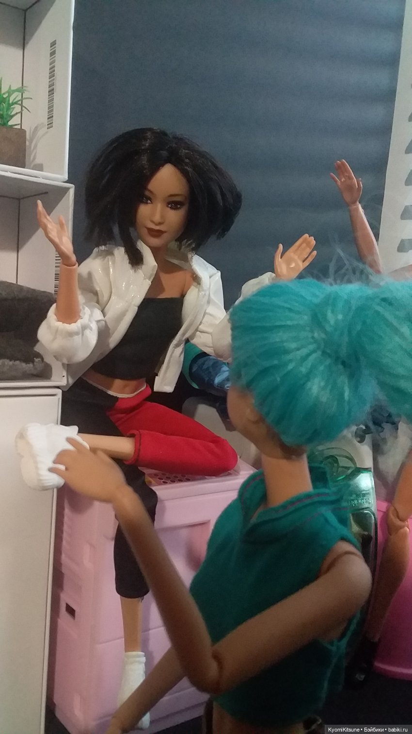 Мисс вселенная с зелено-венерианскими глазами