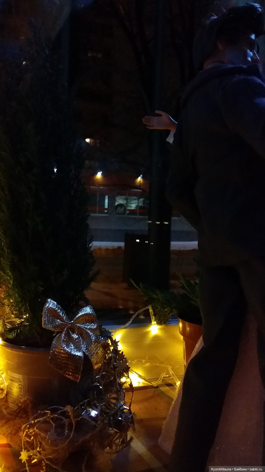 Мисс вселенная с зелено-венерианскими глазами