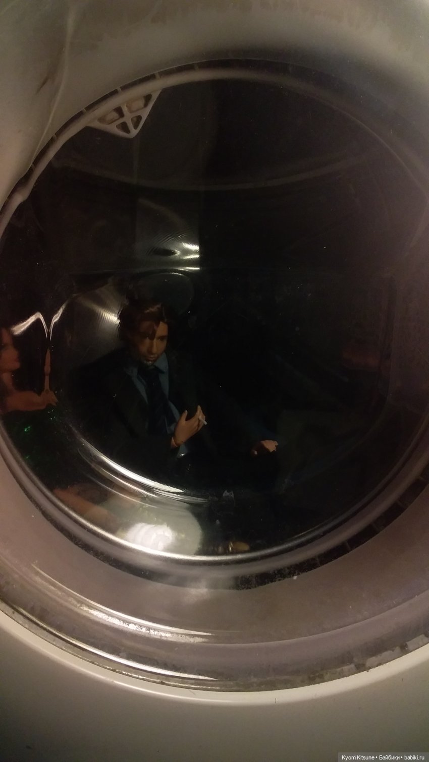 Мисс вселенная с зелено-венерианскими глазами