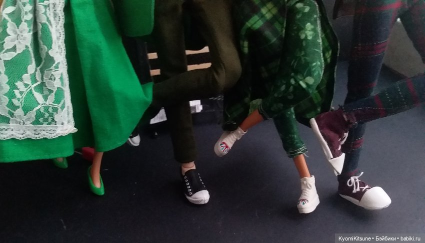 Мисс вселенная с зелено-венерианскими глазами