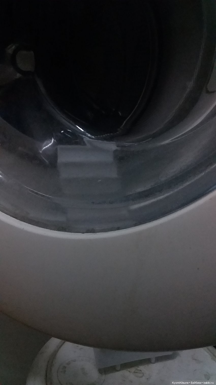 Мисс вселенная с зелено-венерианскими глазами