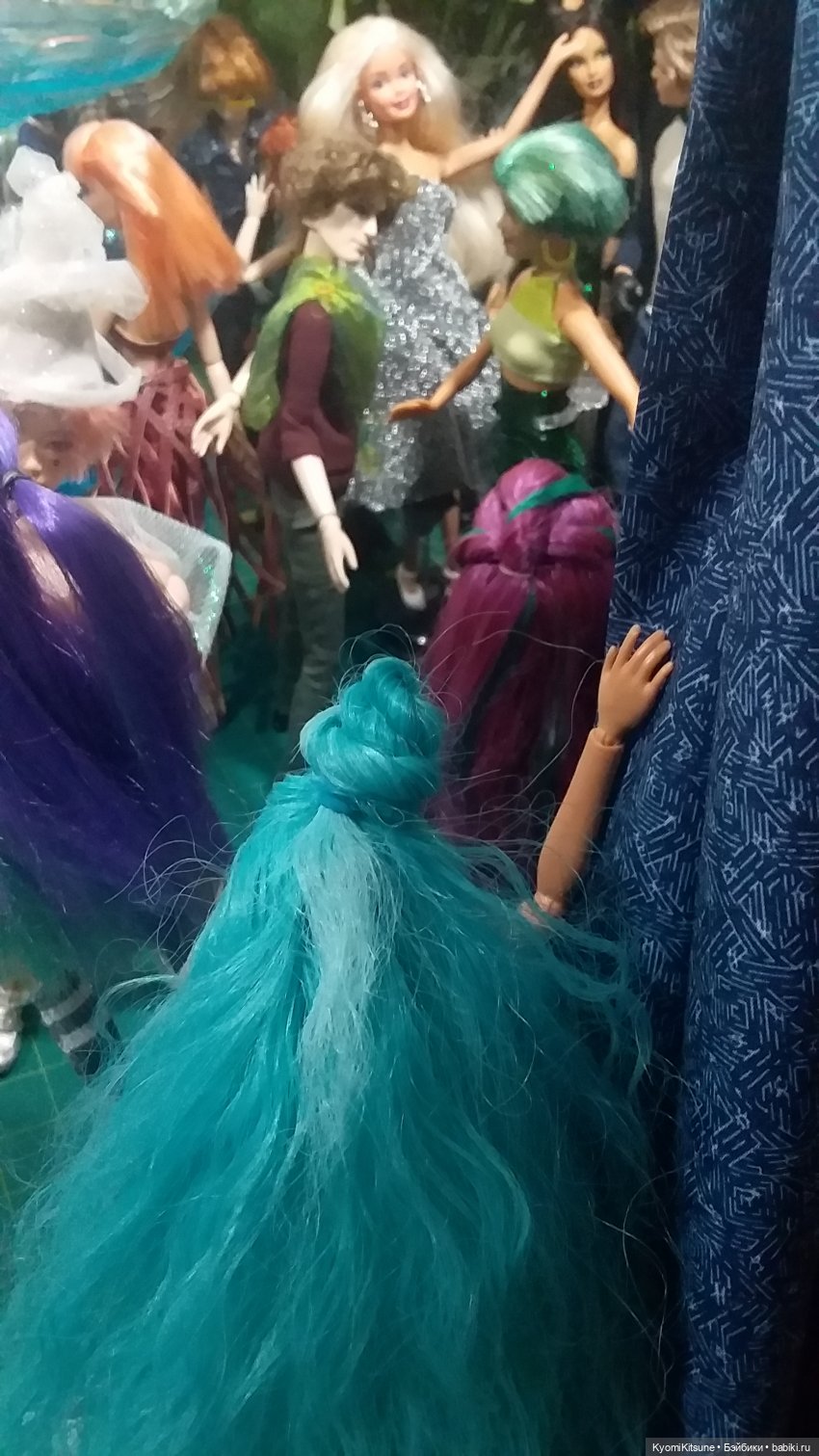 Мисс вселенная с зелено-венерианскими глазами