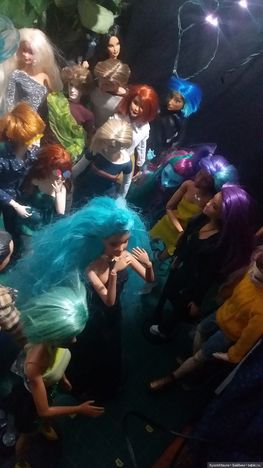 Мисс вселенная с зелено-венерианскими глазами