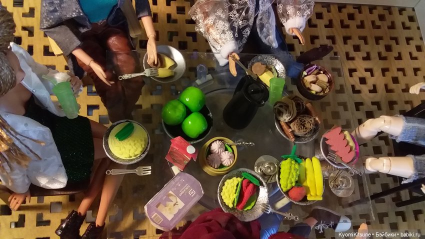 Мисс вселенная с зелено-венерианскими глазами (фото 7)