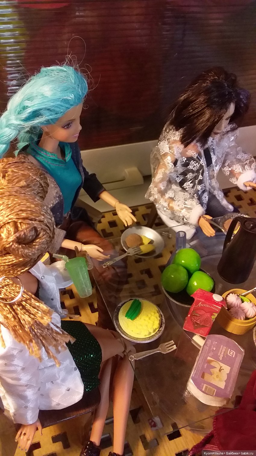 Мисс вселенная с зелено-венерианскими глазами (фото 2)