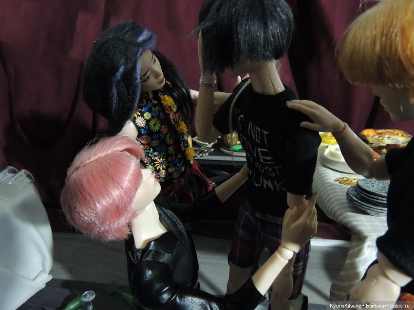 Заманаевы заманали фуршет или как Флюориты ходили на церемонию закрытия