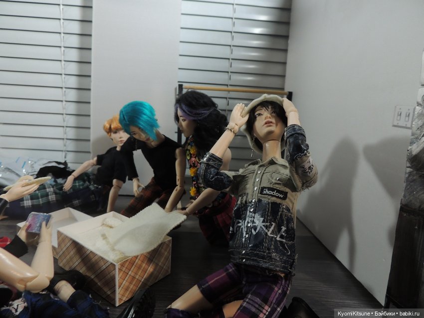 Хëнжи, прынц Чосонский, или общага разбирает подарки с августфеста (фото 7)