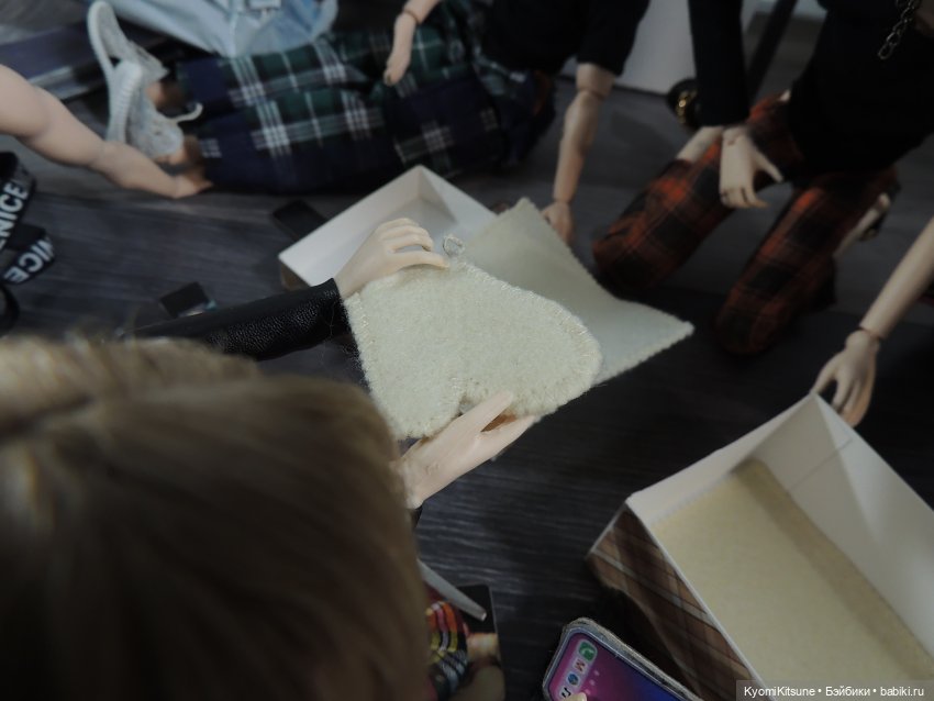 Хëнжи, прынц Чосонский, или общага разбирает подарки с августфеста (фото 8)