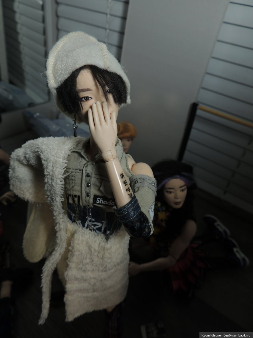 Хëнжи, прынц Чосонский, или общага разбирает подарки с августфеста