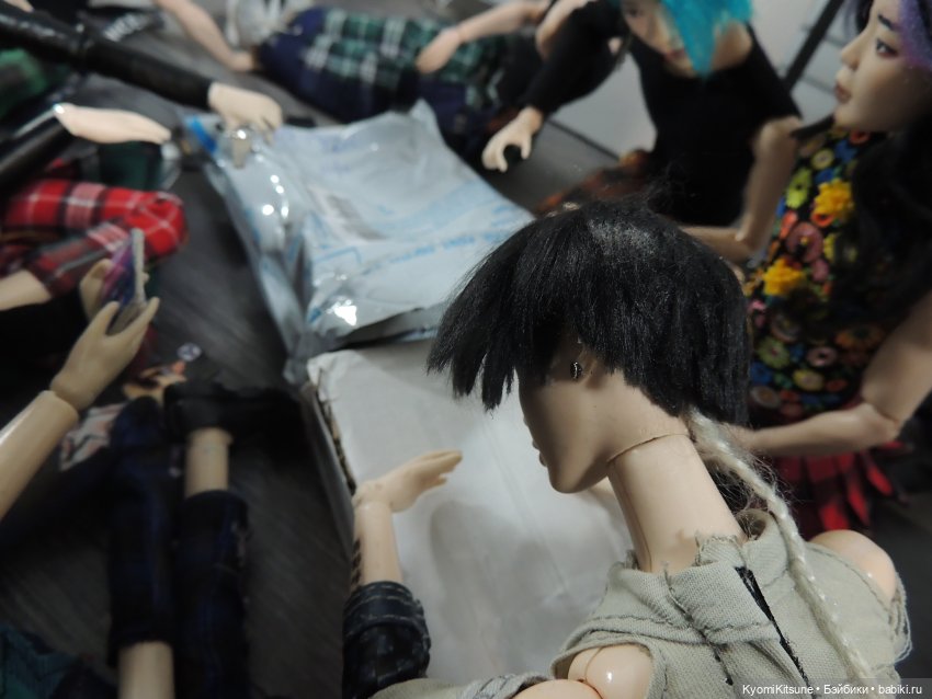 Хëнжи, прынц Чосонский, или общага разбирает подарки с августфеста (фото 4)