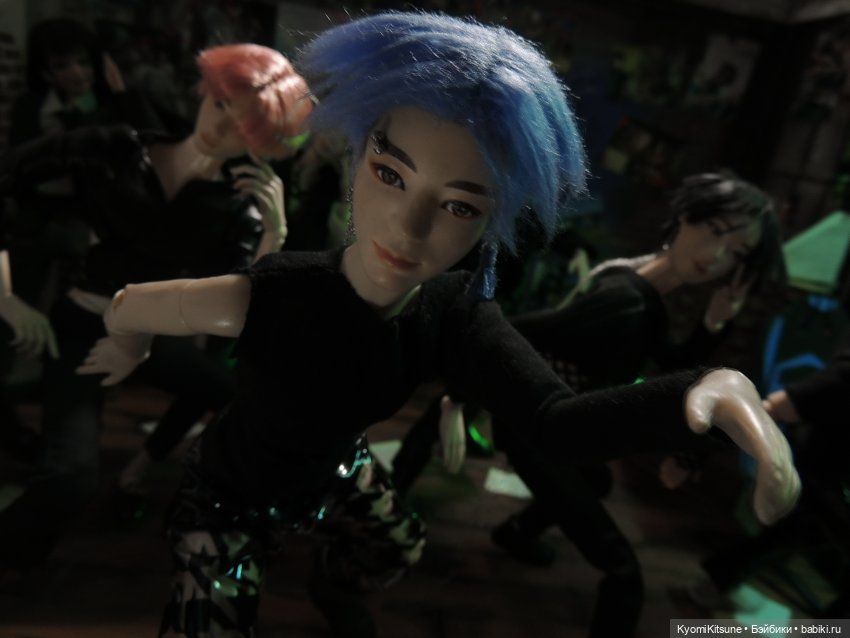 Хроники великолепной восьмёрки. Первое выступление Fluorite