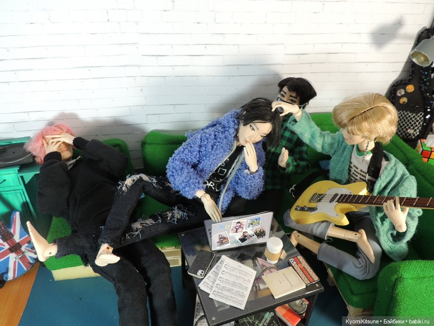 Юэн в Корее пишет домой или картина художника Хюэнжи | Бэйбики Юэн в Корее пишет домой или картина художника Хюэнжи