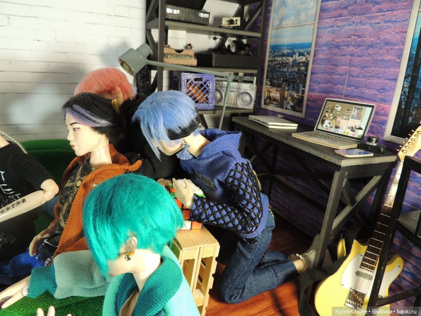 Юэн в Корее пишет домой или картина художника Хюэнжи | Бэйбики Юэн в Корее пишет домой или картина художника Хюэнжи