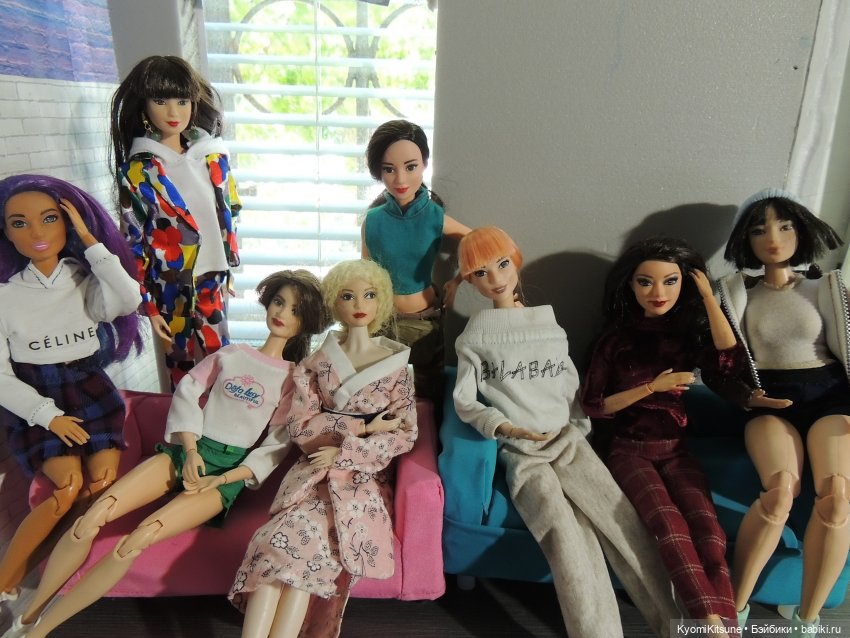 Перепись населения — Коллекции игровых кукол (Playline): фото полок (фото 2)