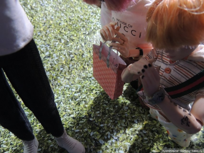 Камушки на травушке или как Флюориты пытались не поубивать друг друга | Бэйбики Камушки на травушке или как Флюориты пытались не поубивать друг друга