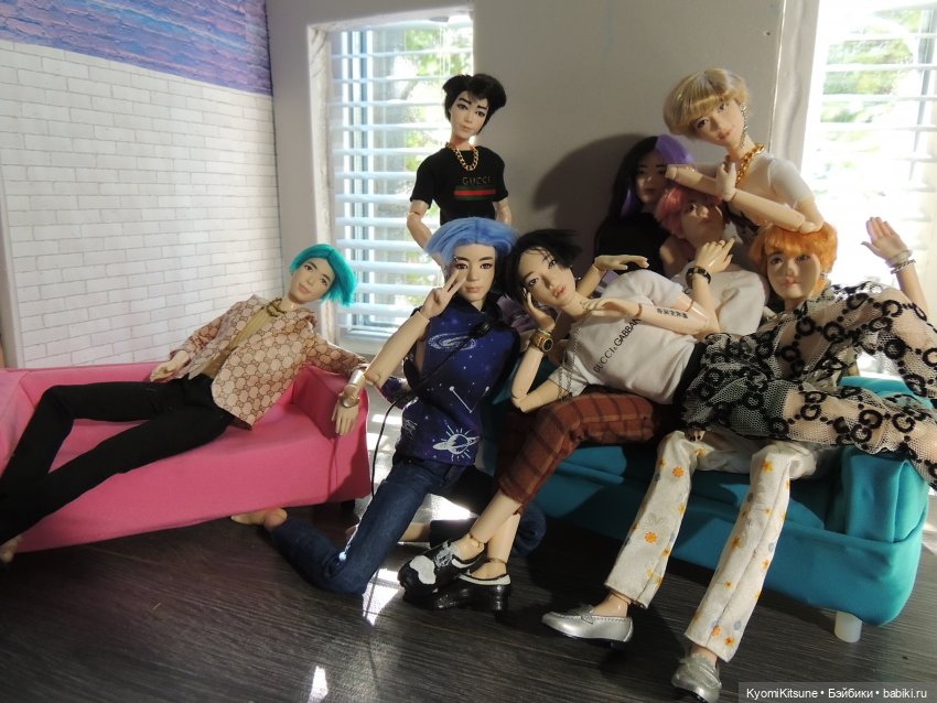 Перепись населения — Коллекции игровых кукол (Playline): фото полок (фото 6)