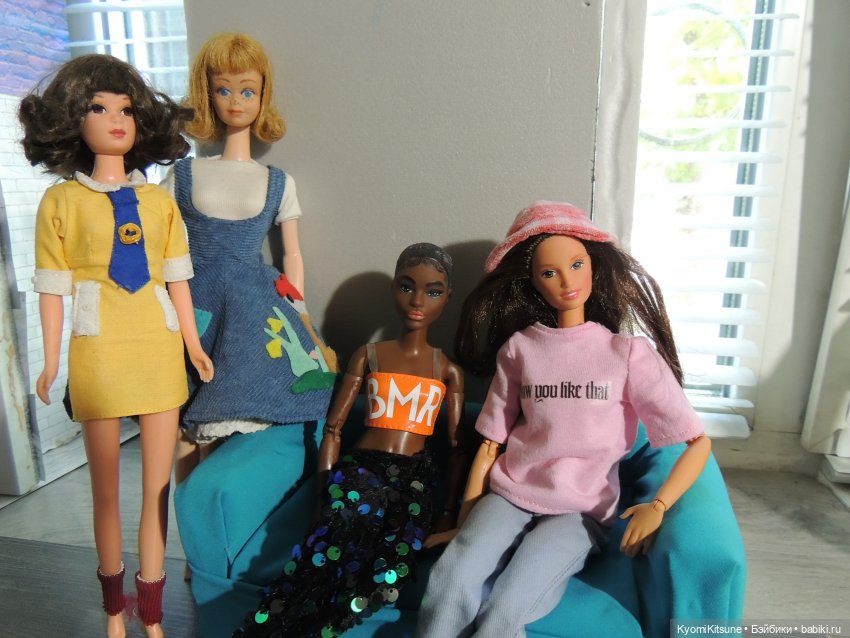 Перепись населения — Коллекции игровых кукол (Playline): фото полок (фото 4)