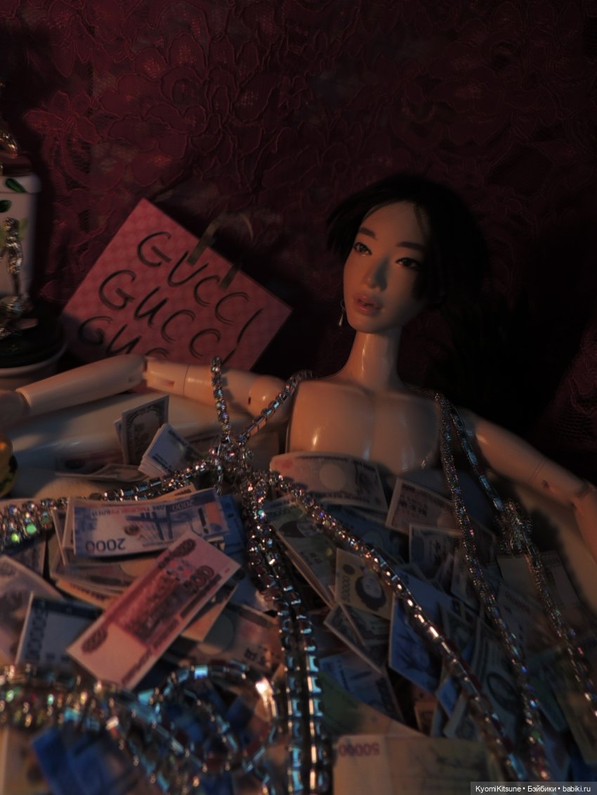 Гуччи бэнк, гуччи — Кукольные фотоистории и сериалы: комиксы