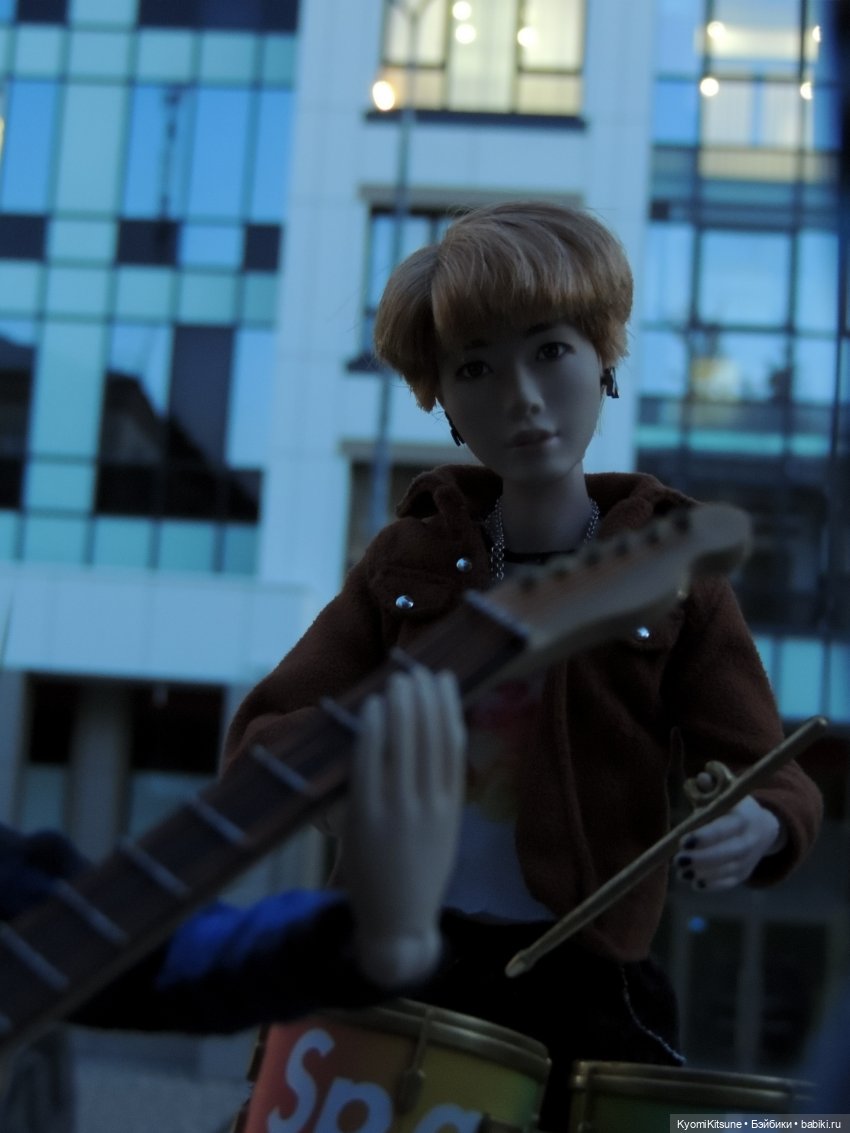 Хроники великолепной восьмёрки. Уличная репетиция Флюоритов