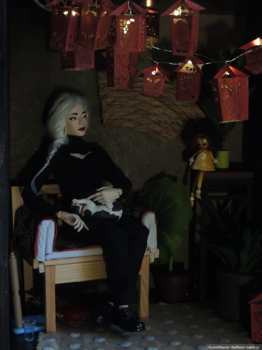 Красные фонарики: гирлянда из ***** и палок