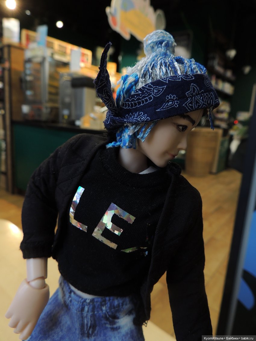 Таксист на заправке — Куклы BTS (БТС) от Mattel: K (фото 3)