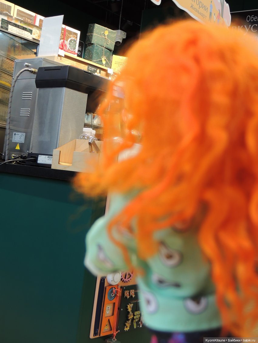 Таксист на заправке — Куклы BTS (БТС) от Mattel: K (фото 4)