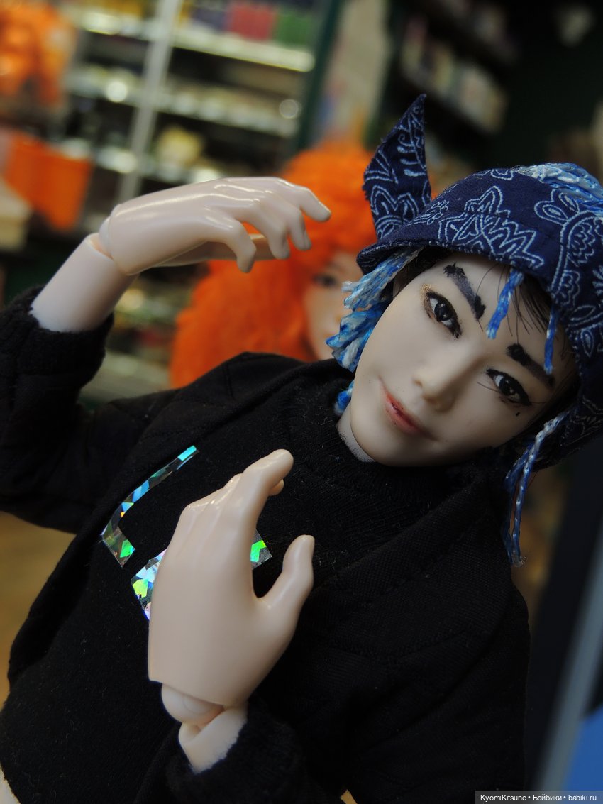 Таксист на заправке — Куклы BTS (БТС) от Mattel: K