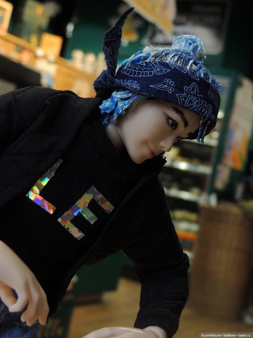 Таксист на заправке — Куклы BTS (БТС) от Mattel: K