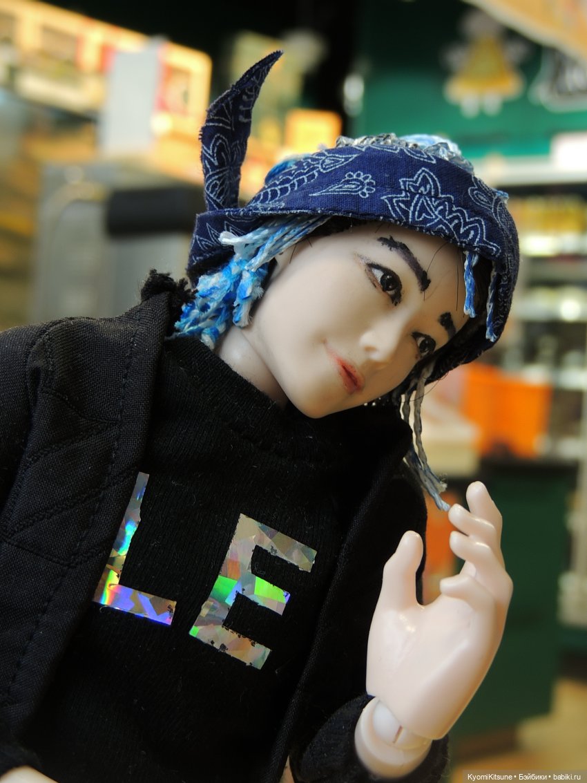 Таксист на заправке — Куклы BTS (БТС) от Mattel: K