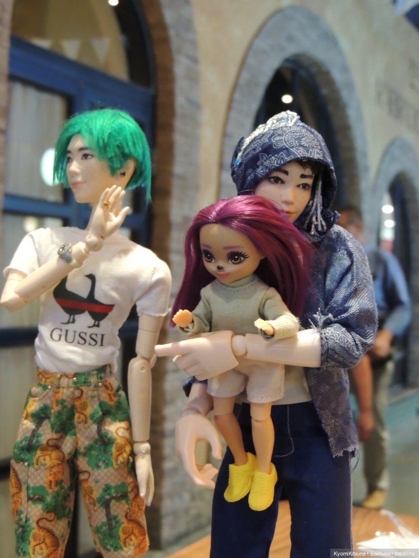 Двое в лодке, не считая еë хозяйки