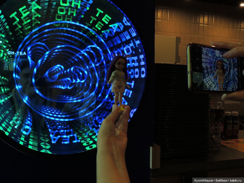 Двое в лодке, не считая еë хозяйки