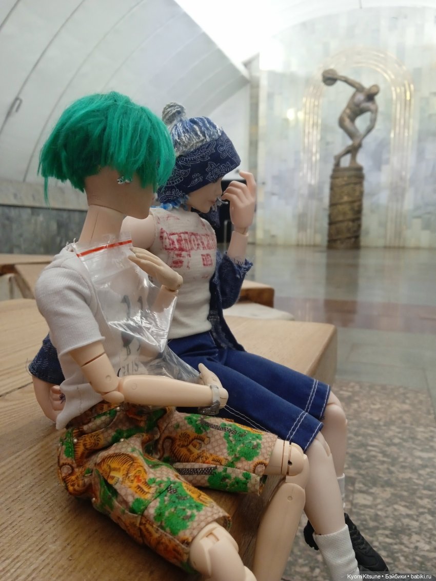 Двое в лодке, не считая еë хозяйки